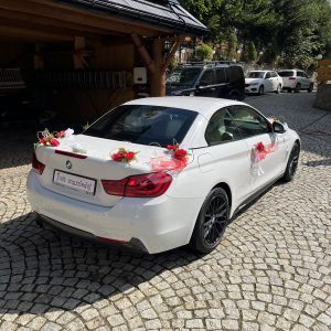 Zadbamy o stylowy wjazd na wesele – auto, kierowca i klimat gwarantowany!