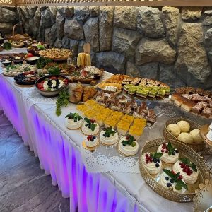 Sunset wedding photoshoot in the Tatra Mountains – capture the magic of your destination wedding